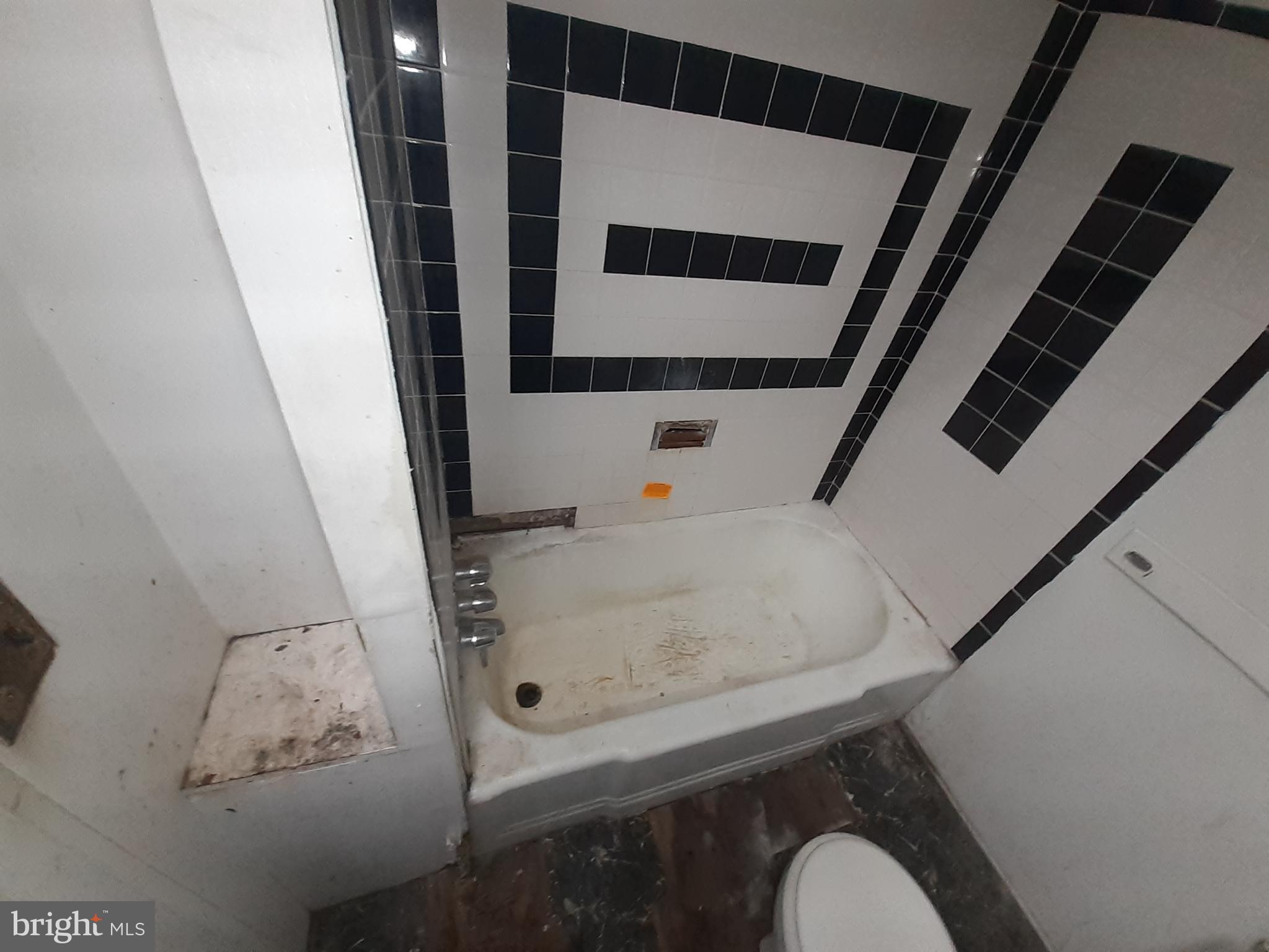 2714 Riggs Avenue Baltimore, MD 21216 - Photo 38 of 57