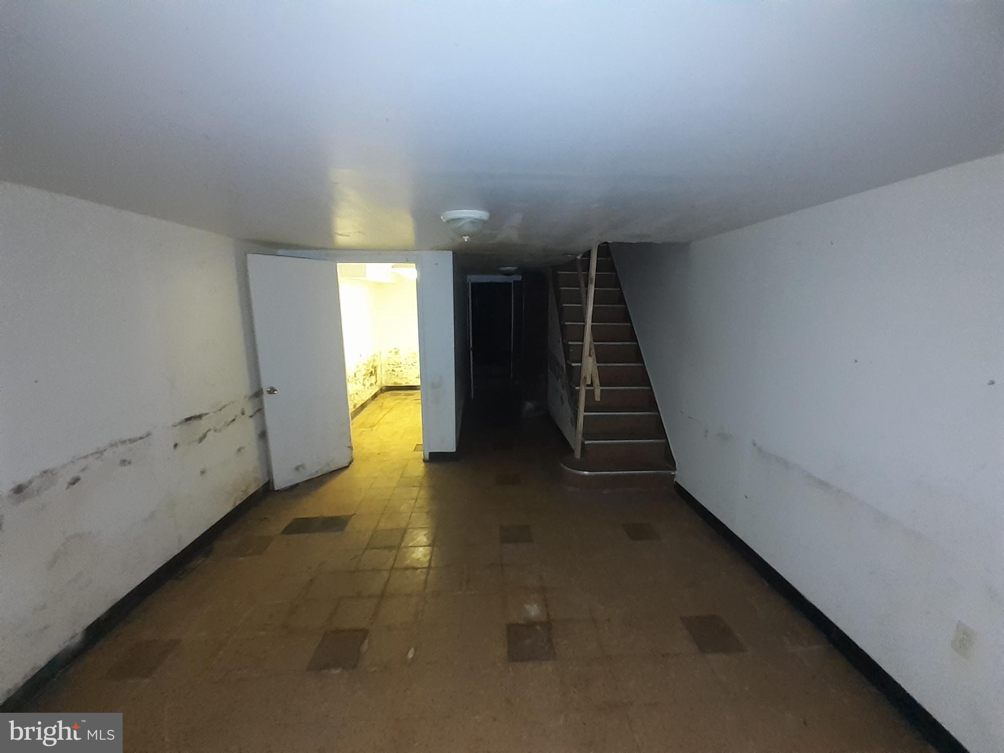 2714 Riggs Avenue Baltimore, MD 21216 - Photo 8 of 57