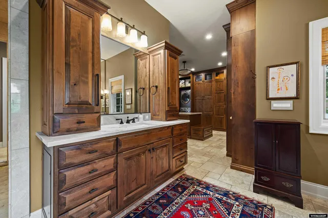 $2,995,000 | 1900 West 39th Street, Casper, WY 82604