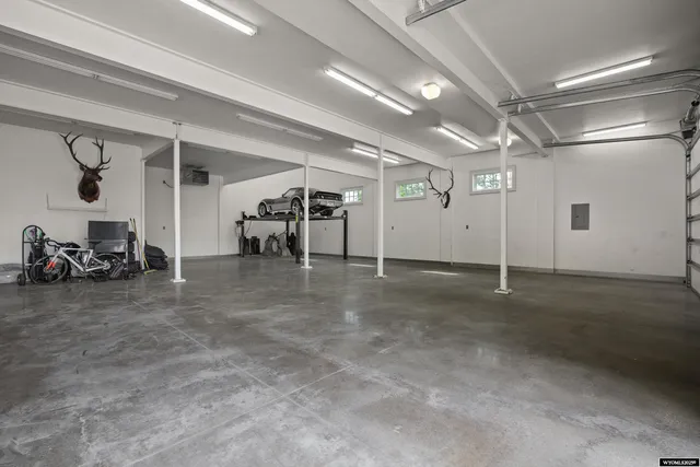 $2,995,000 | 1900 West 39th Street, Casper, WY 82604