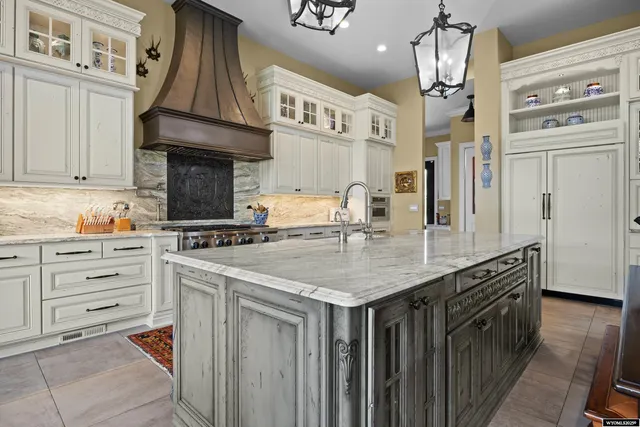 $2,995,000 | 1900 West 39th Street, Casper, WY 82604