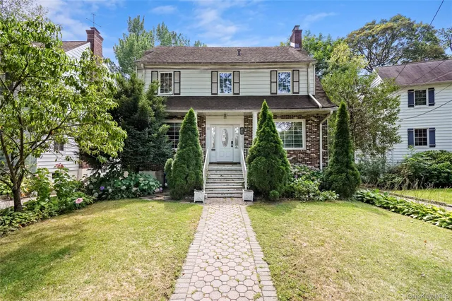 $849,000 | 32 Parkway Circle, Mount Vernon, NY 10552