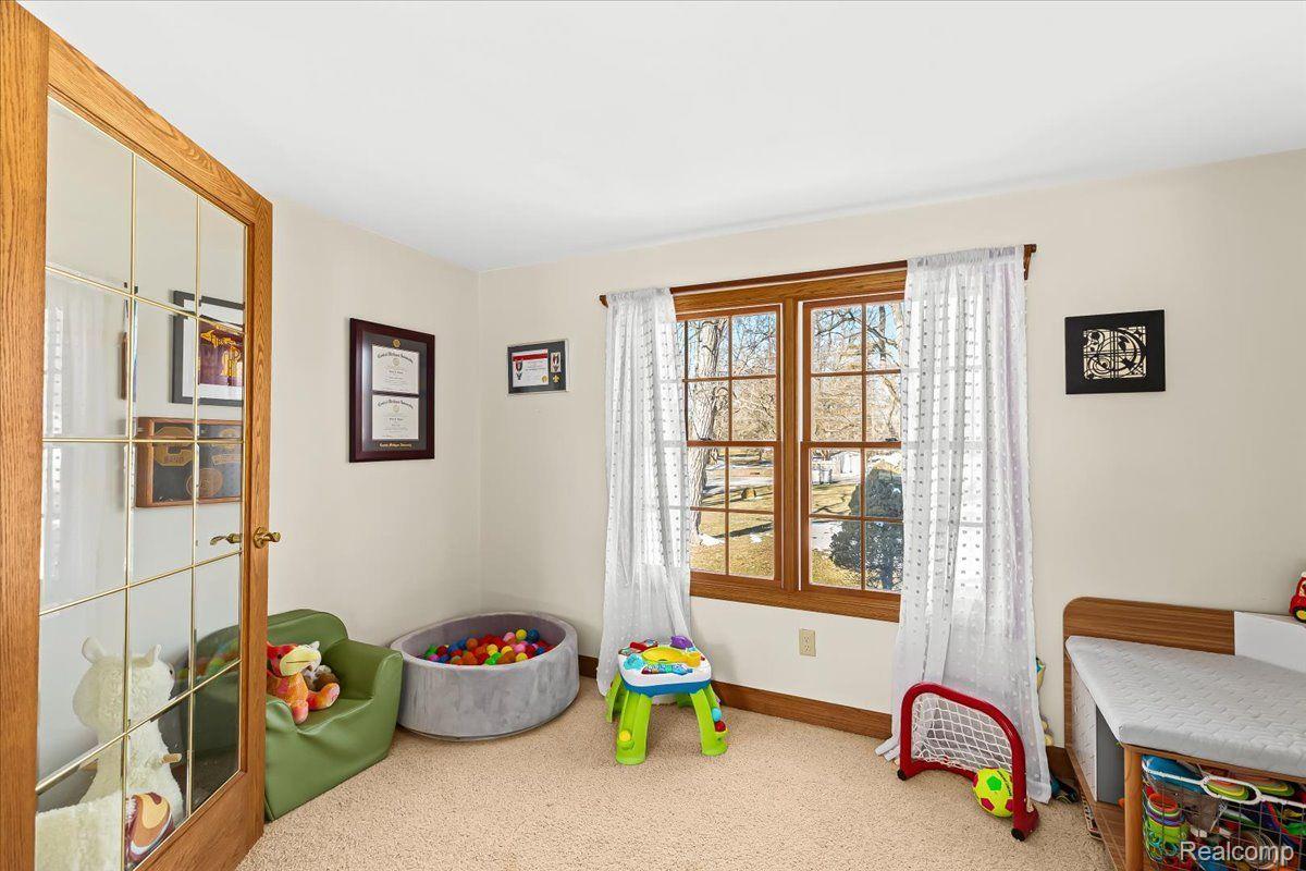 4529 Pleasant Valley Road Brighton, MI 48114 - Photo 19 of 66 Gallery Image 19