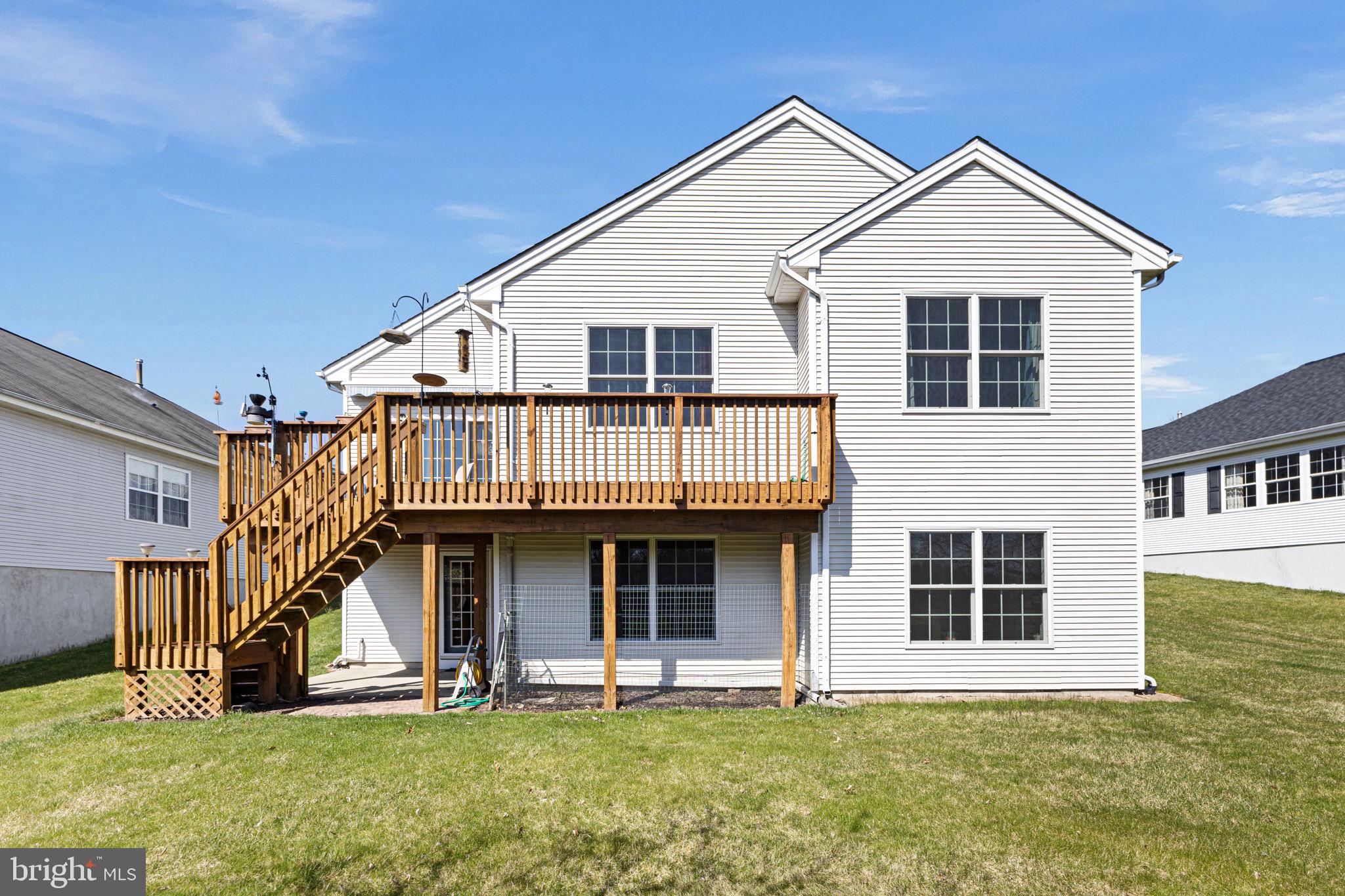 10 Grange Road Pennington, NJ 08534 - Photo 2 of 29