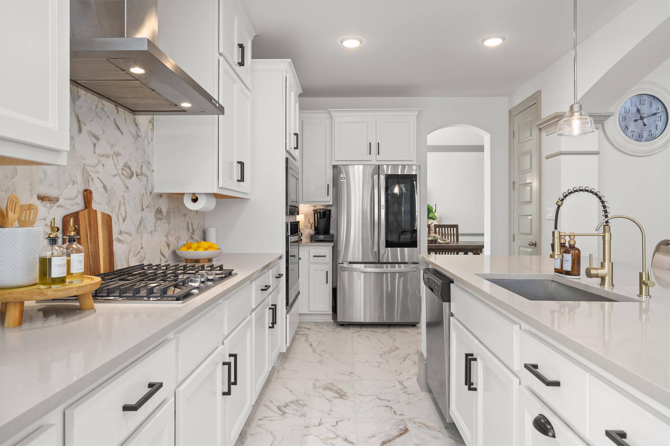 209 Rio Ranchero Road Georgetown, TX 78628 - Photo 2 of 37 Gourmet kitchen
