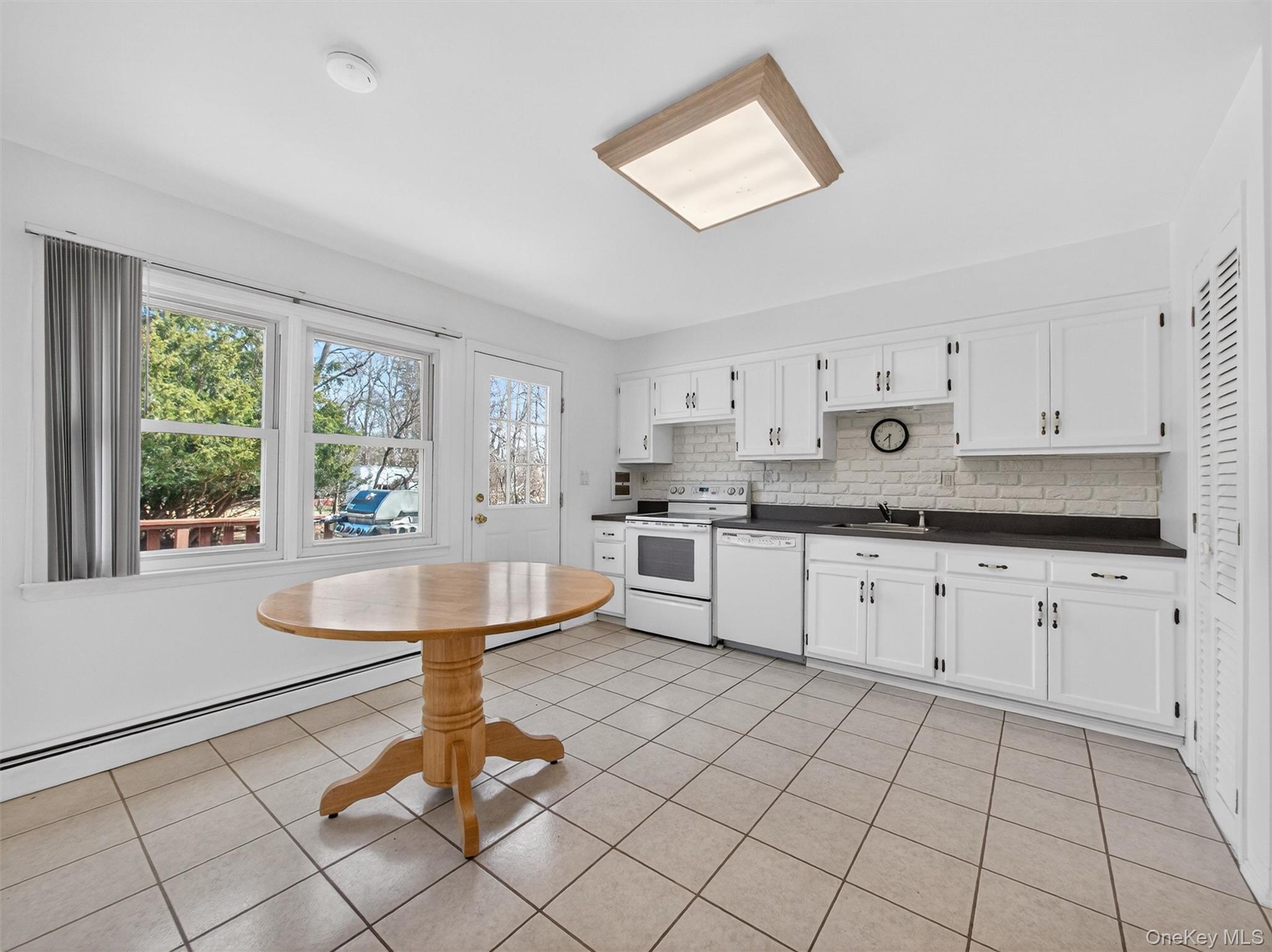 8 Hampton Road Airmont, NY 10901 - Photo 17 of 50