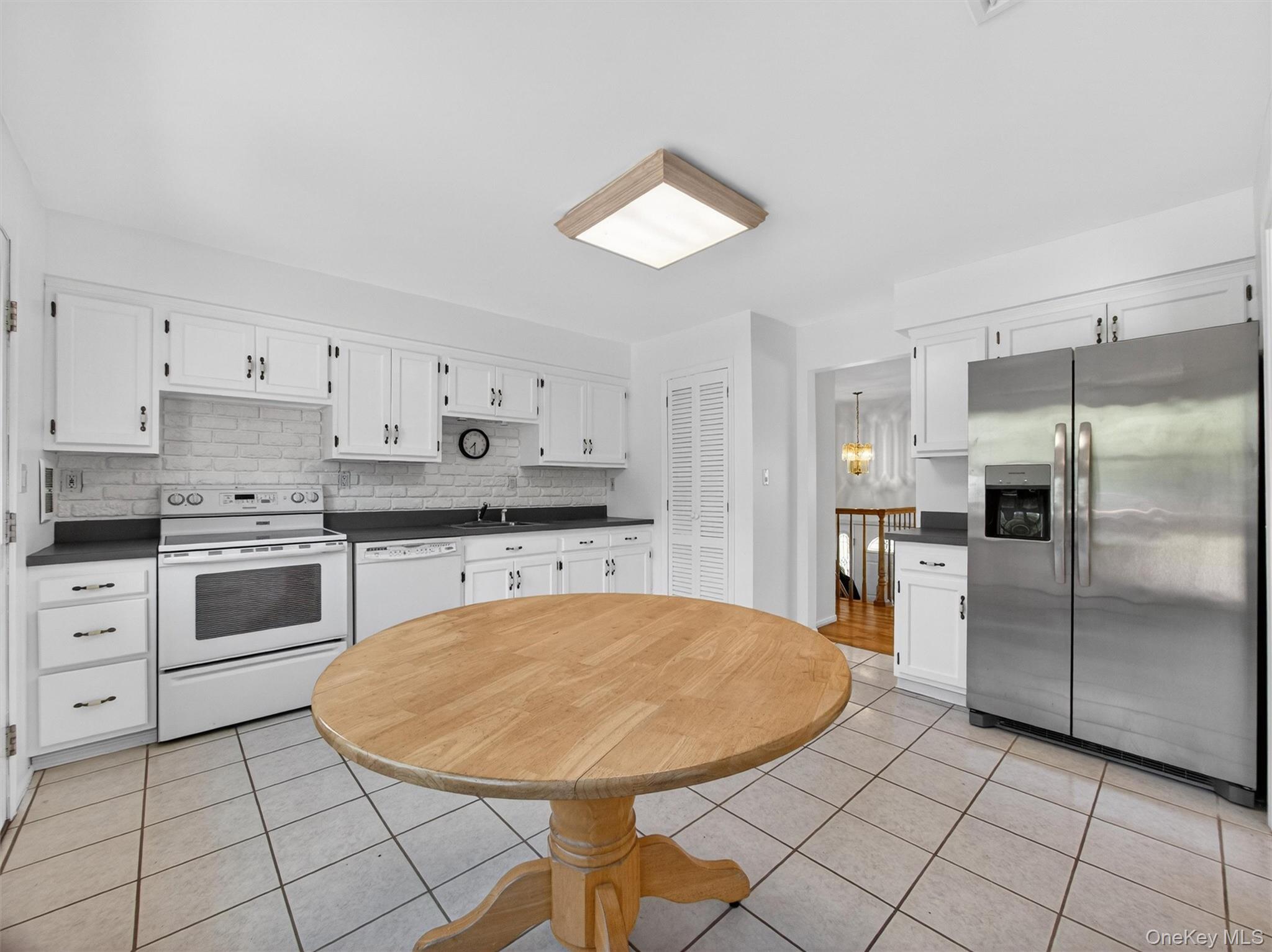 8 Hampton Road Airmont, NY 10901 - Photo 19 of 50