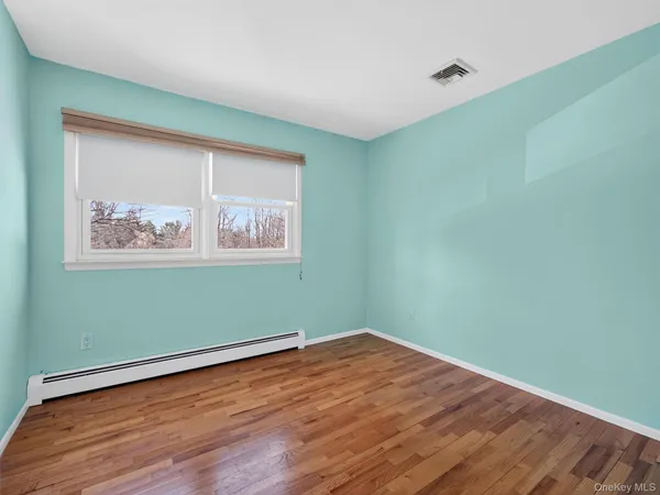 $959,999 | 8 Hampton Road, Airmont, NY 10901