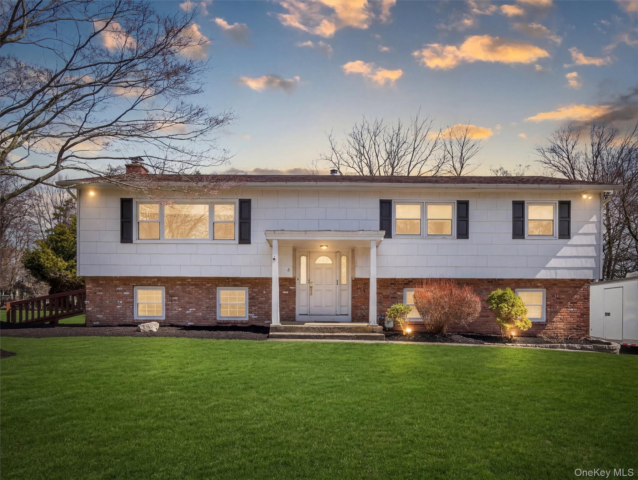 8 Hampton Road Airmont, NY 10901 - Photo 3 of 50