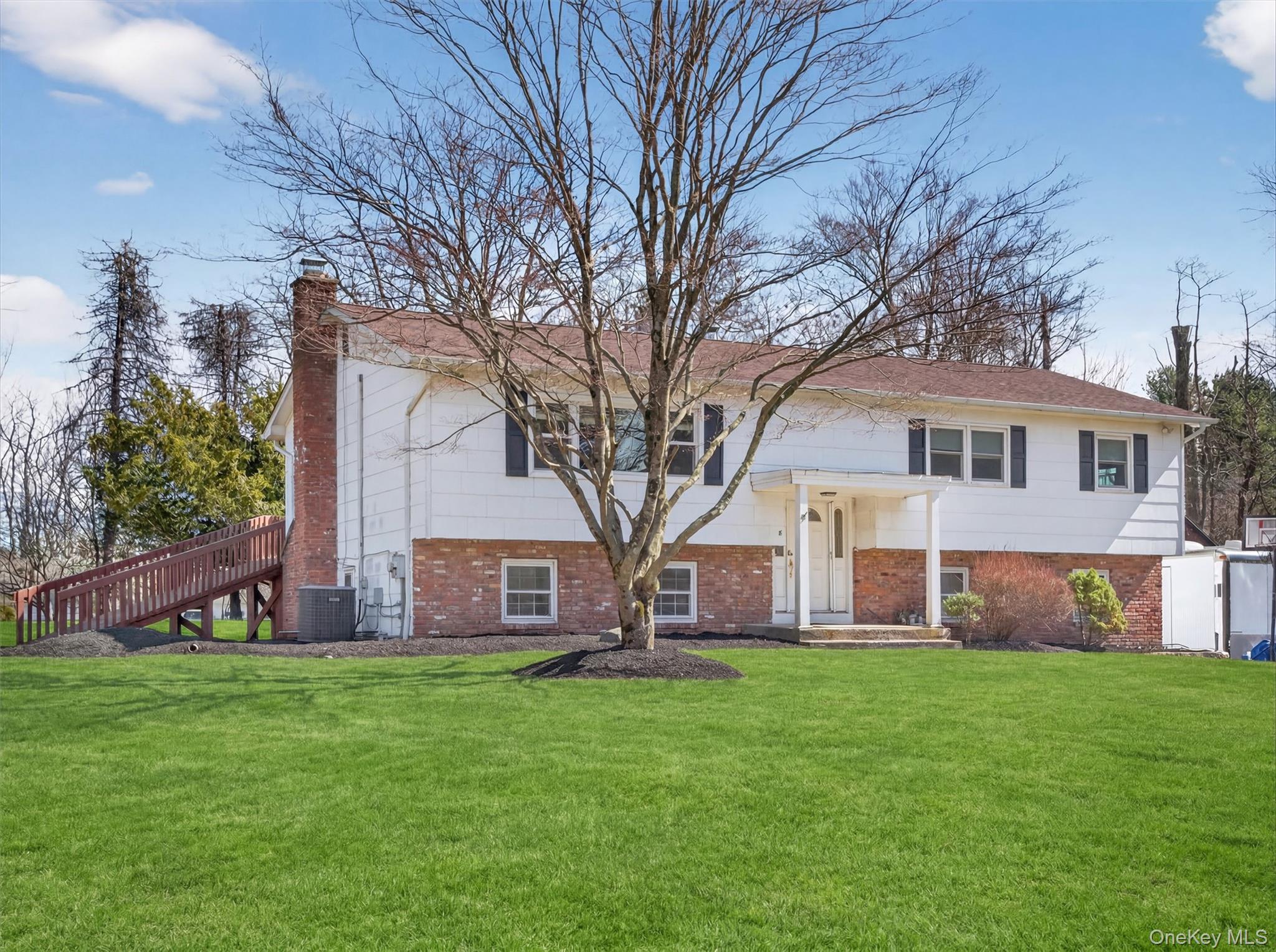 8 Hampton Road Airmont, NY 10901 - Photo 4 of 50