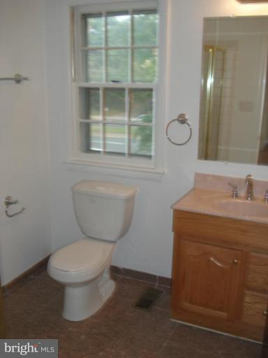 121 Randolph Road Silver Spring, MD 20904 - Photo 22 of 30 Bath #2