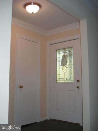 121 Randolph Road Silver Spring, MD 20904 - Photo 5 of 30 Entrance / Foyer