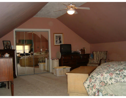 72-74 Parmenter Road Waltham, MA 02453 - Photo 3 of 4 Gallery Image 3