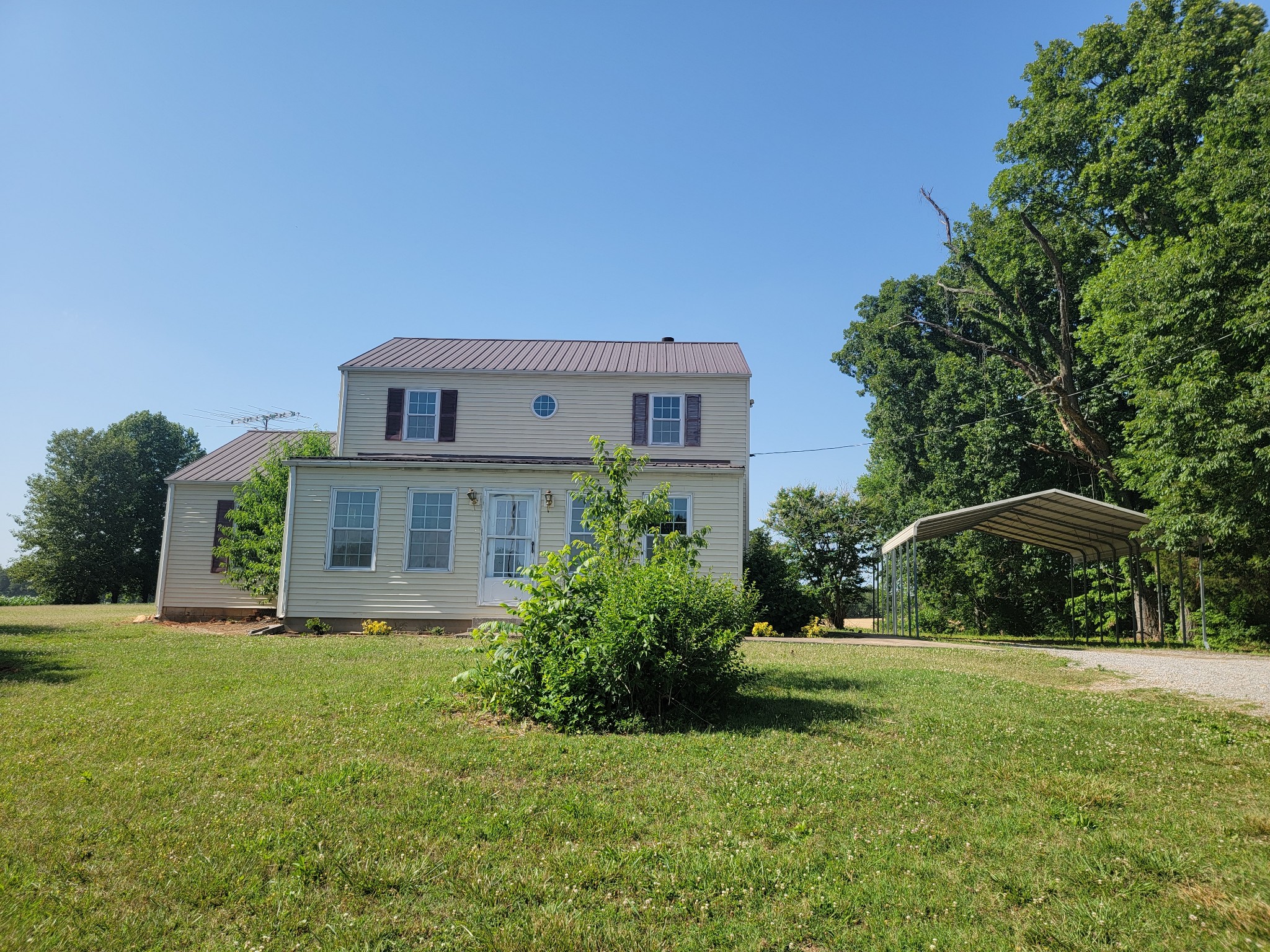 5814 Wayman Dunn Road Springfield, TN 37172 - Photo 62 of 65 a front view of house with yard and green space