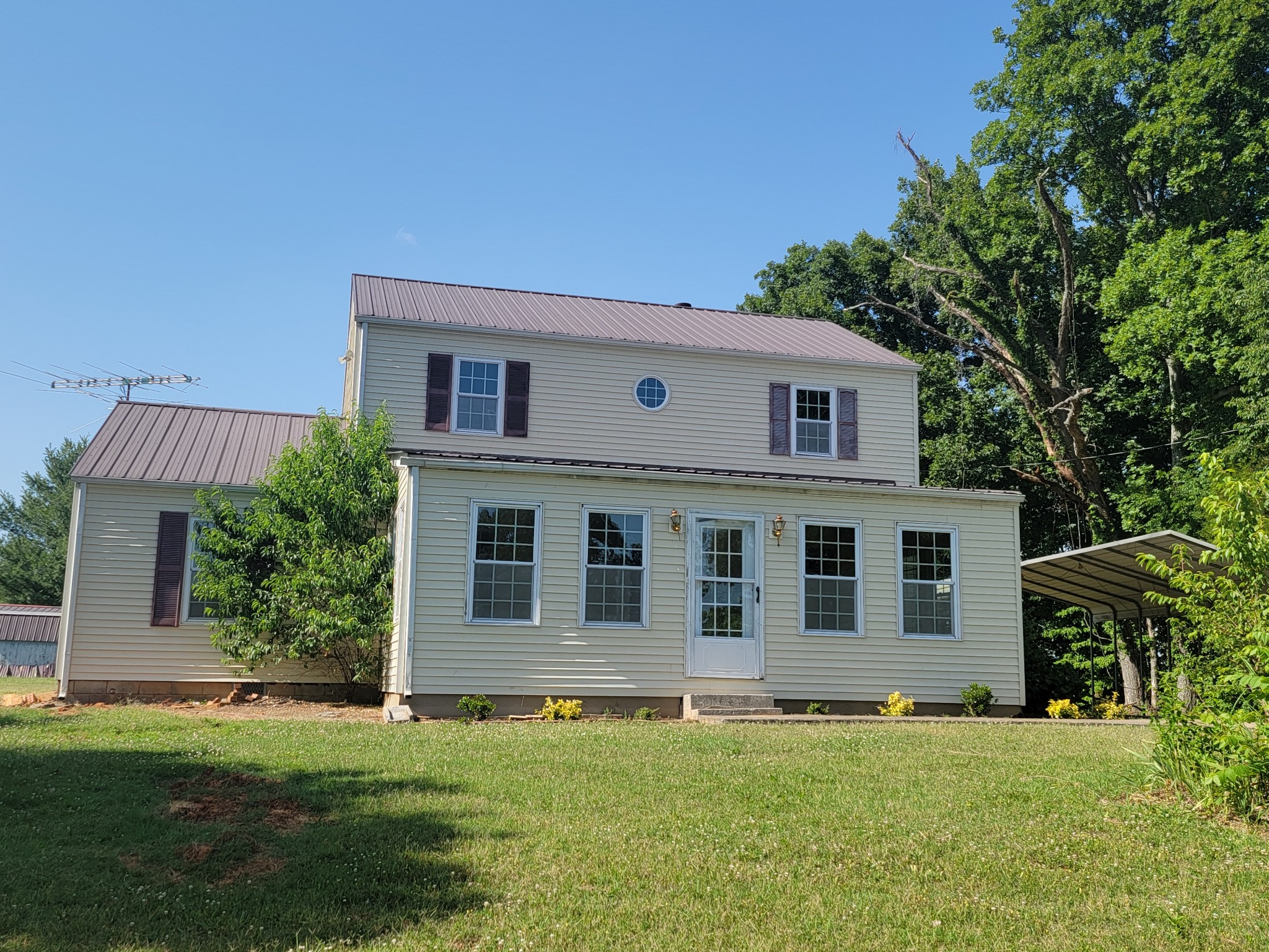5814 Wayman Dunn Road Springfield, TN 37172 - Photo 64 of 65 a house that is sitting in the grass