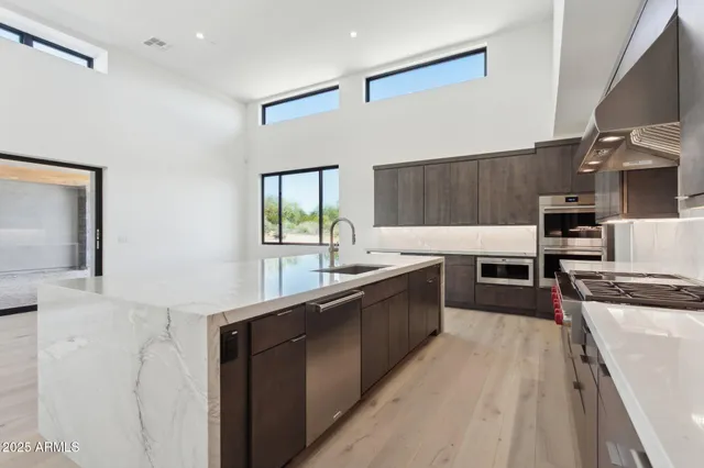 $2,800,000 | 35097 North 83rd Place, Scottsdale, AZ 85266