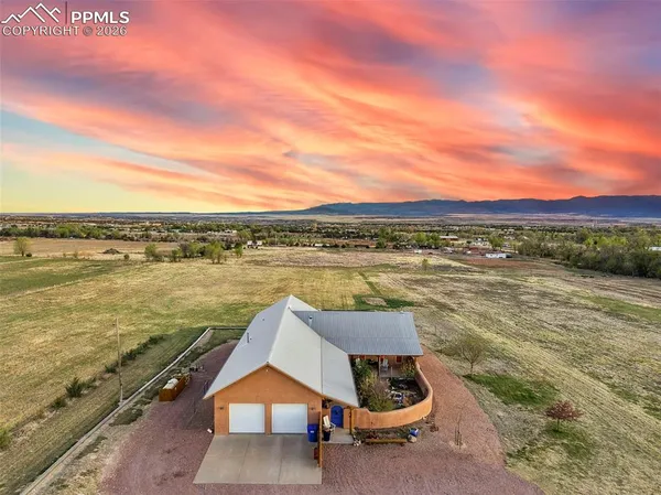 $700,000 | 1534 7th Street, Penrose, CO 81240