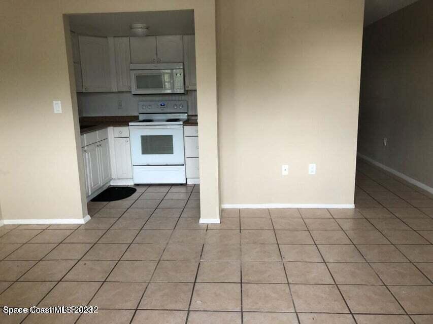 623 Forrest Avenue, Unit 8 Cocoa, FL 32922 - Photo 3 of 6 KITCHEN