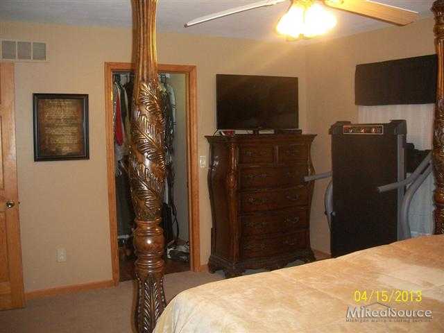 9250 Mericle Road Avoca, MI 48006 - Photo 17 of 21 31143767-16.JPG