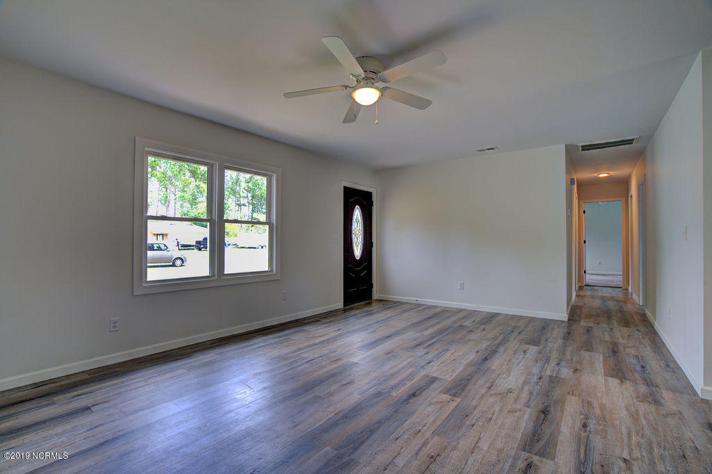 905 Spring Branch Road Wilmington, NC 28405 - Photo 8 of 36 Living_07
