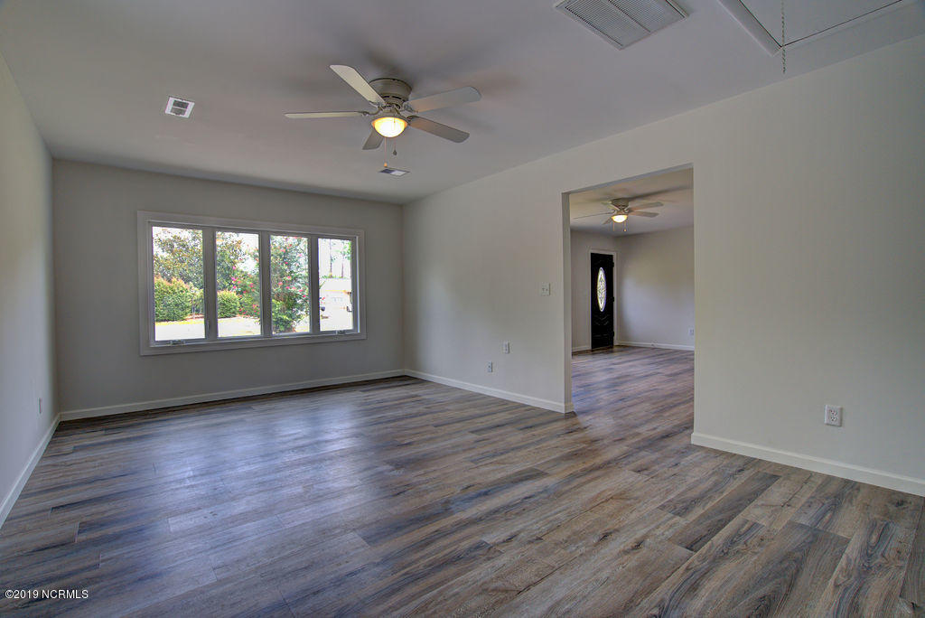 905 Spring Branch Road Wilmington, NC 28405 - Photo 9 of 36 Family_06