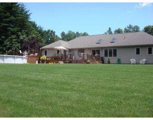 12 Pequot Road Southampton, MA 01073 - Photo 3 of 14 Gallery Image 3