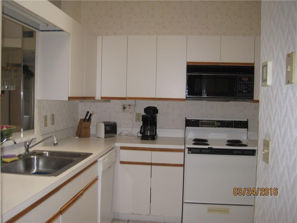 8239 Springlake Drive, Unit 8239 Boca Raton, FL 33496 - Photo 5 of 13 Photo 5