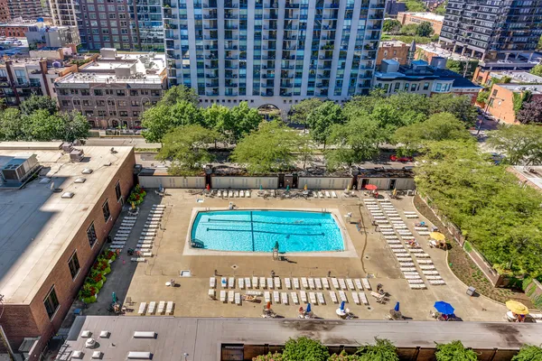 $2,550 | 1255 North Sandburg Terrace, Unit 1207E, Chicago, IL 60610