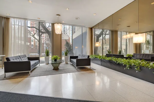 $2,550 | 1255 North Sandburg Terrace, Unit 1207E, Chicago, IL 60610