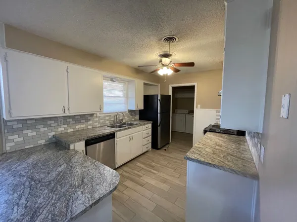 $1,400 | 3715 45th Street, Lubbock, TX 79413