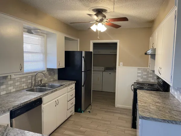 $1,400 | 3715 45th Street, Lubbock, TX 79413