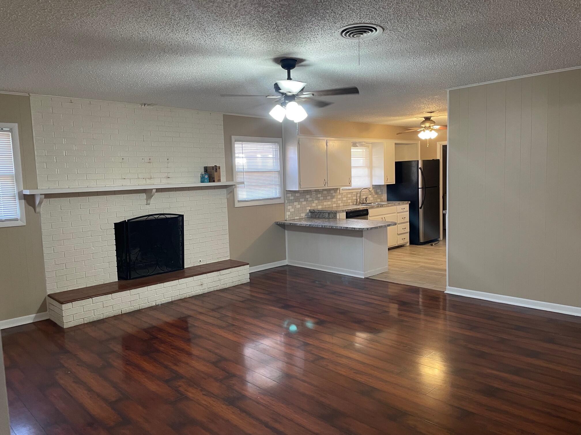 3715 45th Street Lubbock, TX 79413 - Photo 6 of 41 IMG_2863