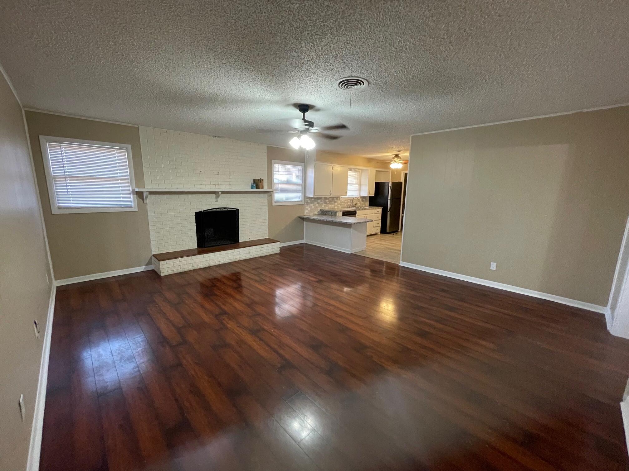 3715 45th Street Lubbock, TX 79413 - Photo 8 of 41 IMG_2862