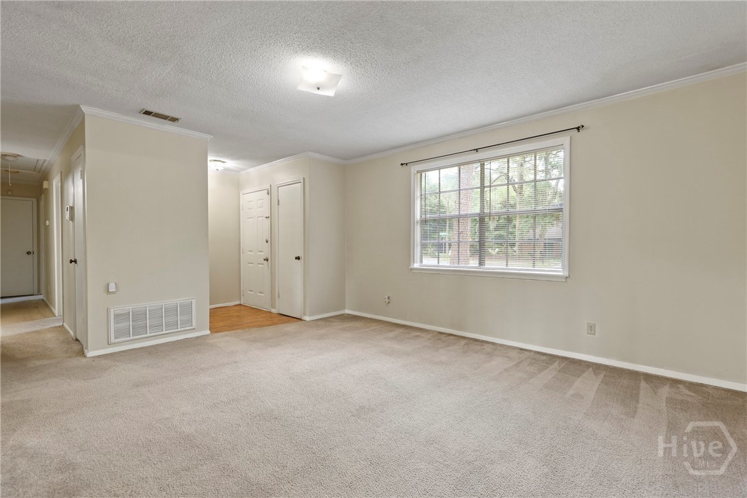 429 Edgewater Road Savannah, GA 31406 - Photo 4 of 31