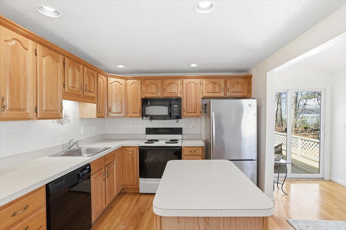 10 Skipjack Lane Hyannis, MA 02601 - Photo 10 of 31 12-10 Skipjack Ln Final-17