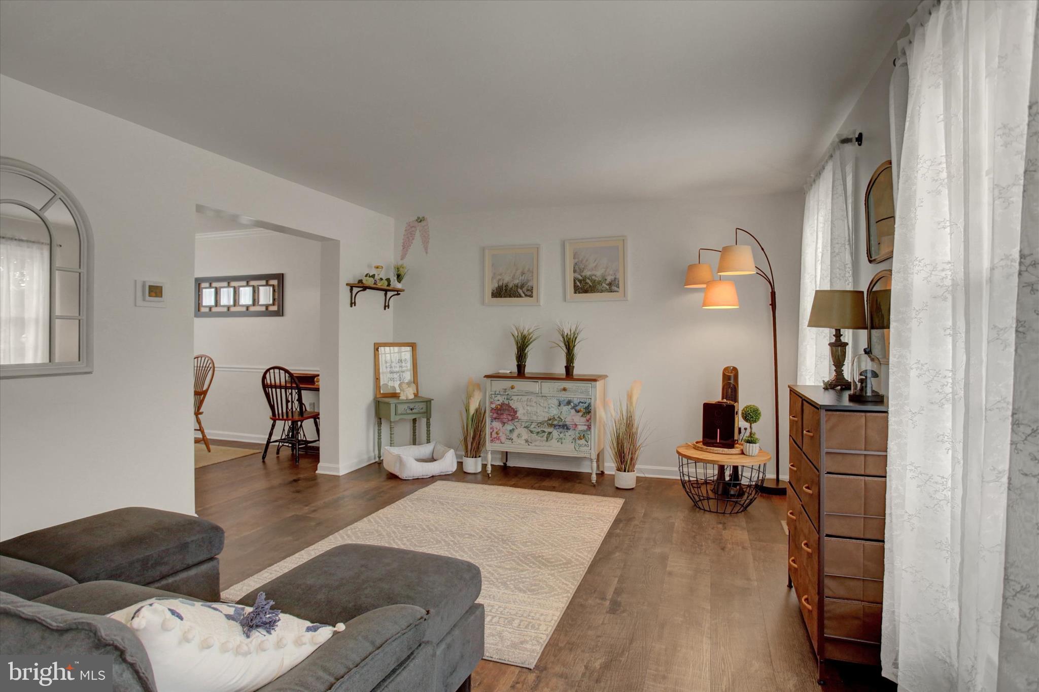 65 Ridgeview Drive Etters, PA 17319 - Photo 7 of 50 a living room with furniture and a couch