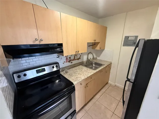 $2,200 | 740 Northwest 45th Avenue, Unit G4, Miami, FL 33126