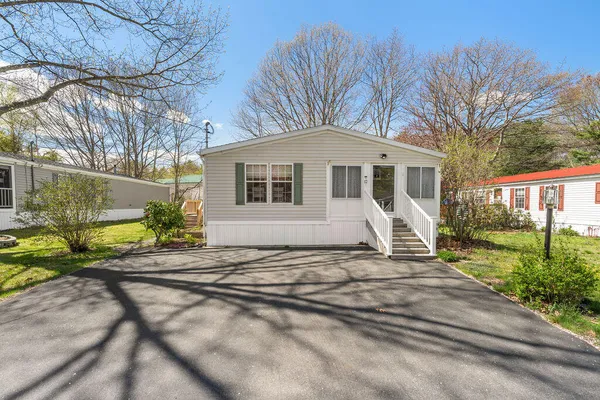 $264,900 | 12 Whistle Stop Circle, Wells, ME 04090
