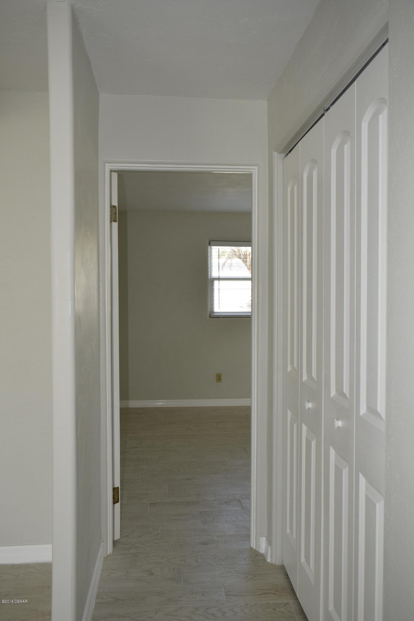 168 Azalea Road Edgewater, FL 32141 - Photo 11 of 28 Hallway