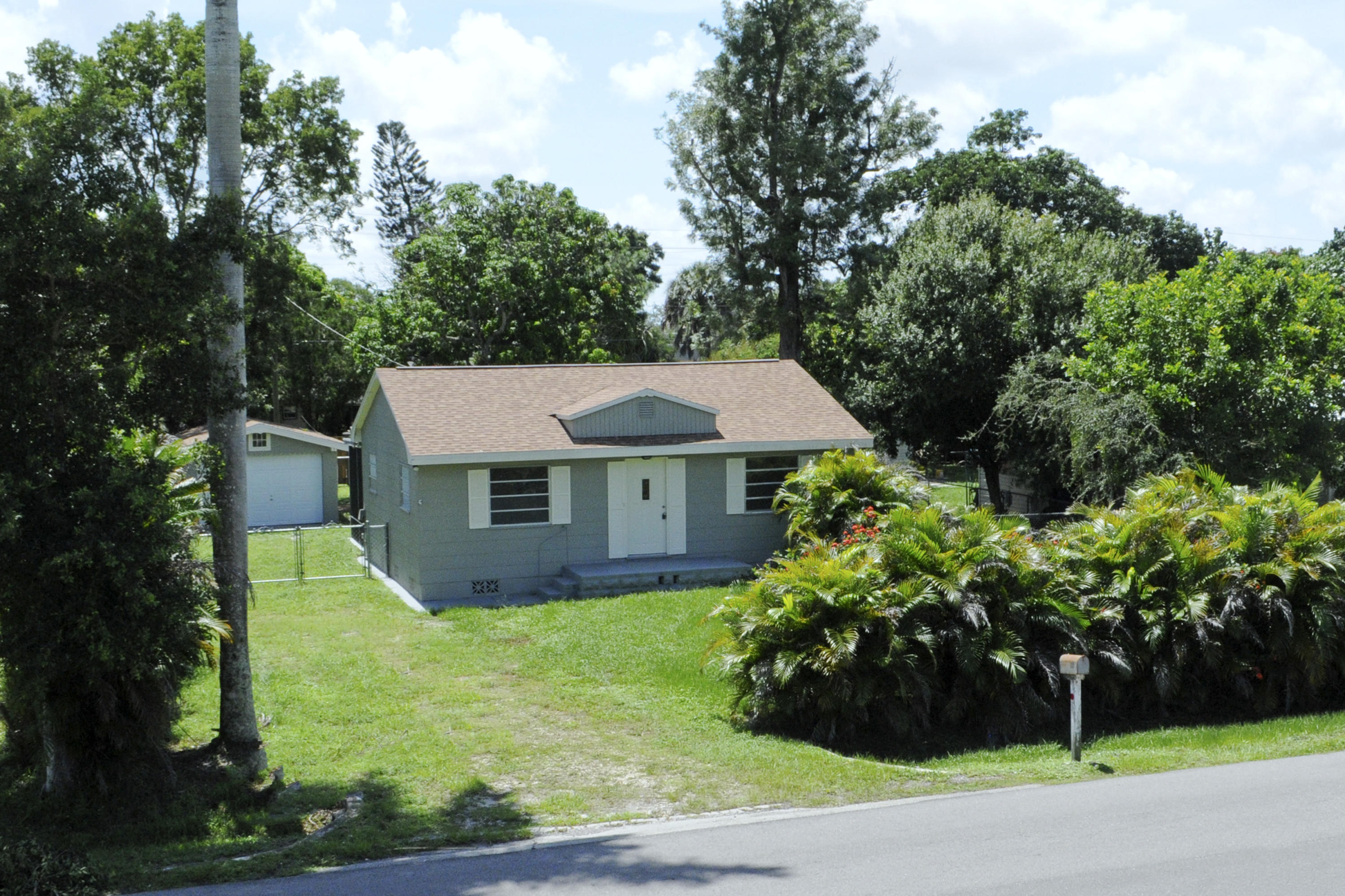 2038 Earl Road Fort Myers, FL 33901 - Photo 1 of 26 2