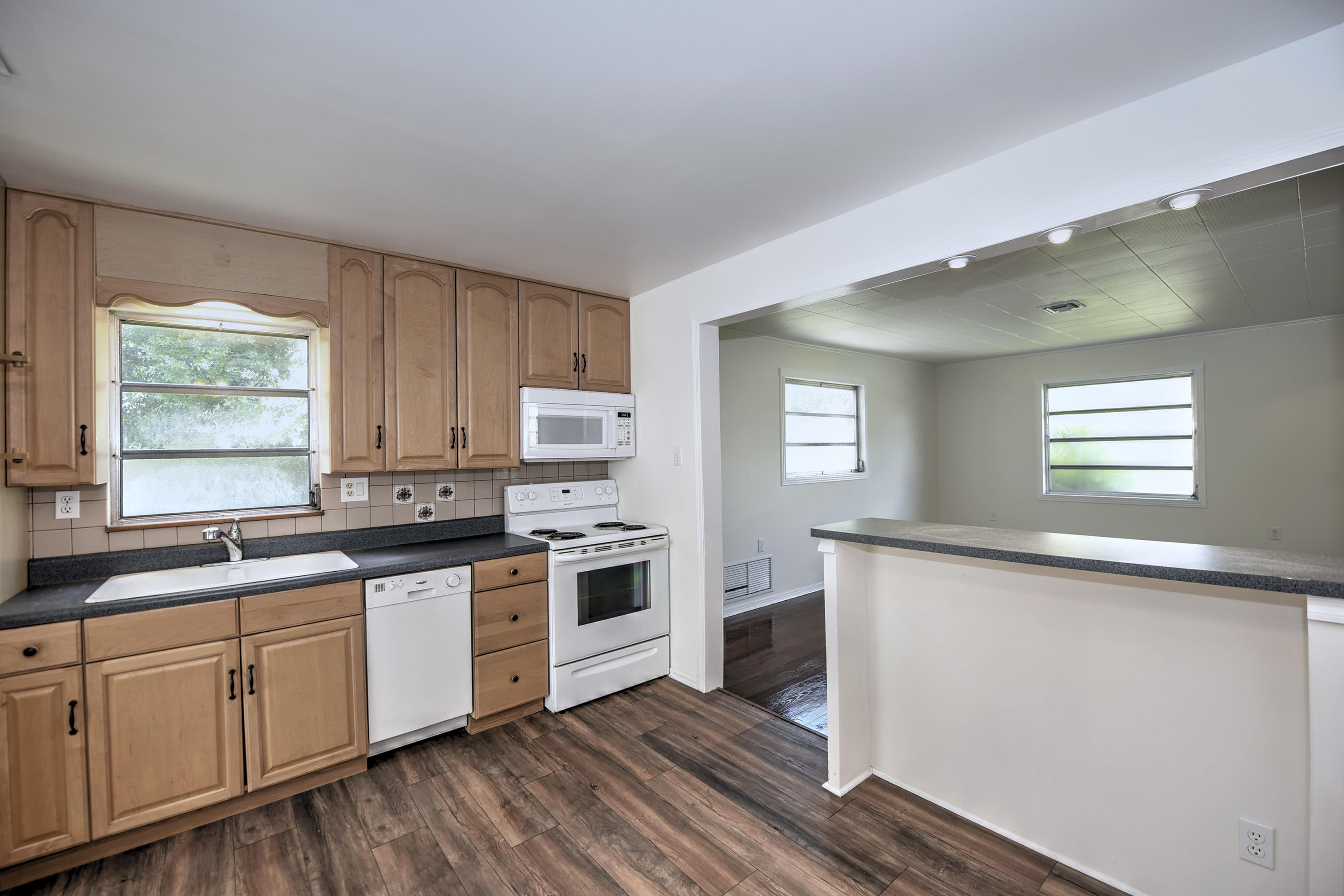 2038 Earl Road Fort Myers, FL 33901 - Photo 9 of 26 9