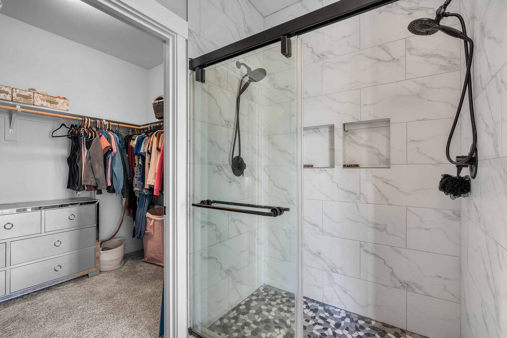 66380 Jericho Road Bend, OR 97703 - Photo 34 of 61 Double head tile shower