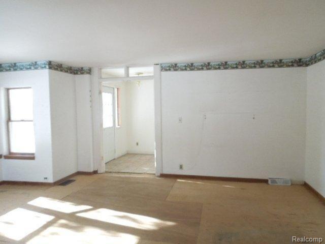 6453 Tucker Road Holly, MI 48442 - Photo 13 of 25 1-7 089.jpg