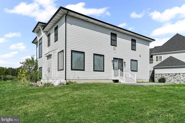 $1,000,000 | 3013 Morning Thistle Court, East Petersburg, PA 17520