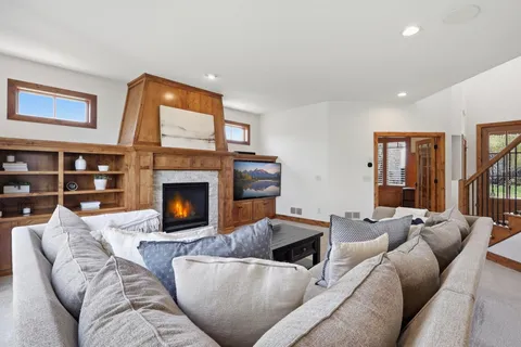 $1,050,000 | 4435 Bluebell Trail South, Medina, MN 55340