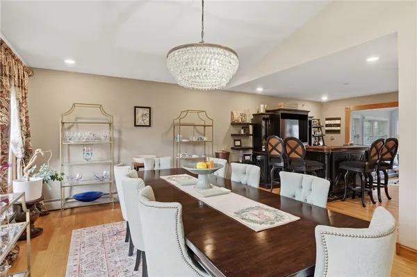 $699,900 | 8 Crabapple Lane, Smithfield, RI 02828