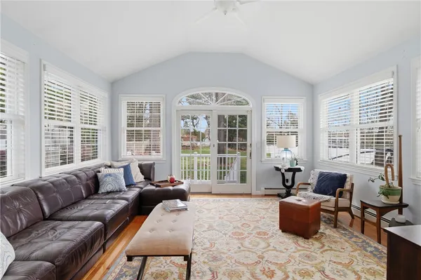 $699,900 | 8 Crabapple Lane, Smithfield, RI 02828