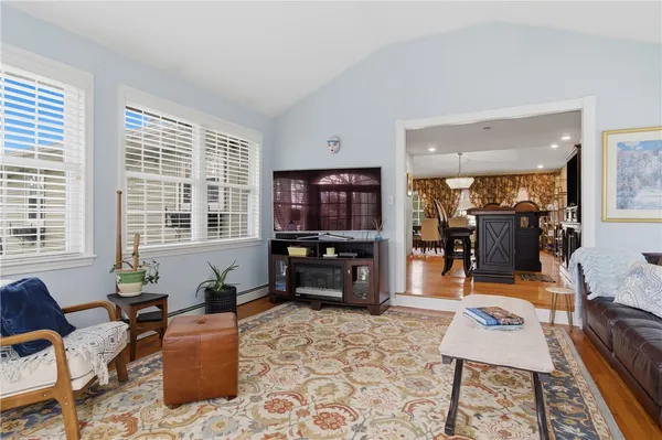 $699,900 | 8 Crabapple Lane, Smithfield, RI 02828