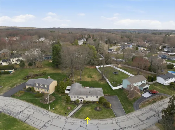 $699,900 | 8 Crabapple Lane, Smithfield, RI 02828