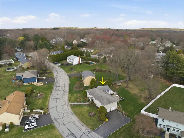 $699,900 | 8 Crabapple Lane, Smithfield, RI 02828